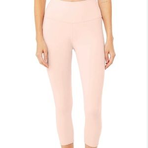 Alo airlift, capri high waist legging size xs in Pink Mauve